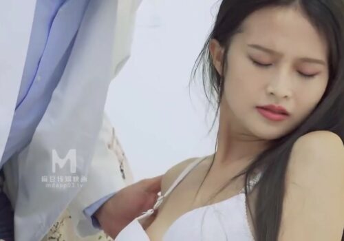 bac-si-phu-khoa-dam-dang-dit-em-benh-nhan-sung-suong